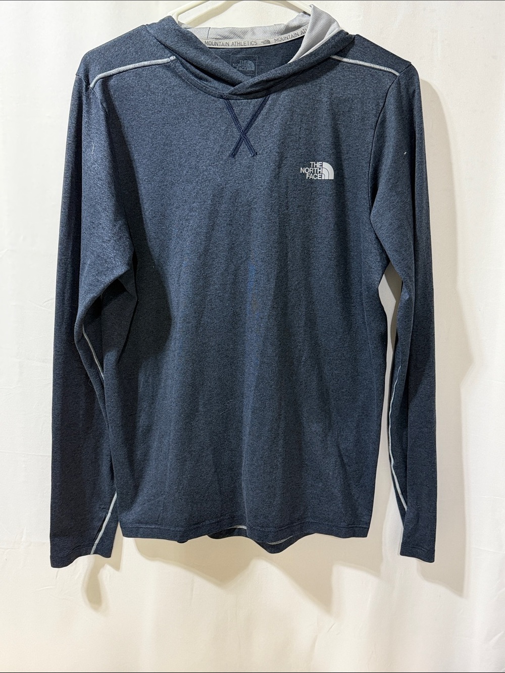 The North Face Men’s Navy Hooded Long Sleeve Pullover